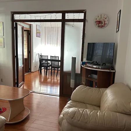 Fully Furnished Spacious 2bedroom Apartment Bucharest
