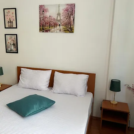 Fully Furnished Spacious 2bedroom *