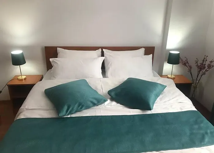 Apartment Fully Furnished Spacious 2bedroom *