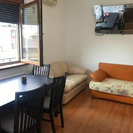 Fully Furnished Spacious 2bedroom شقة بوخارست