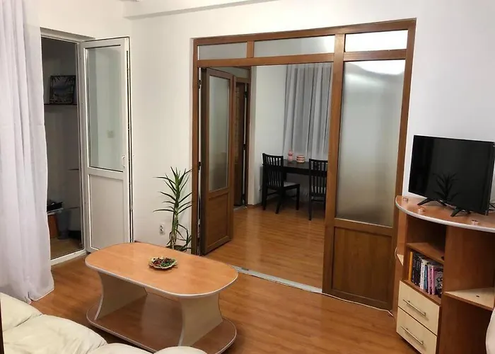 Fully Furnished Spacious 2bedroom *